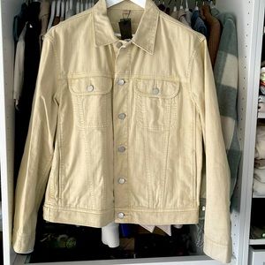 Banana Republic Denim jacket. Cream size medium. Tags attached.